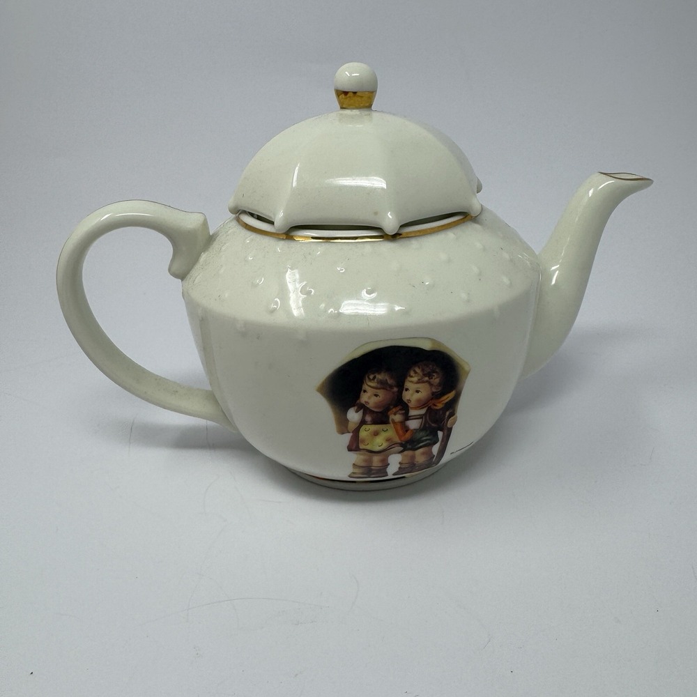 M.J. Hummel Porcelain Tea Pot Stormy Weather Umbrella Boy Girl